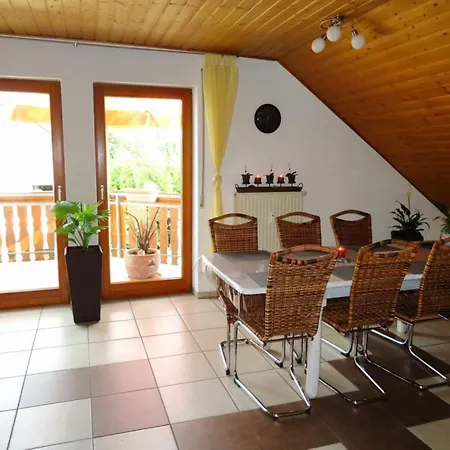 Baier Mit Balkon Und Schwedenofen Für Gemütliche Abende Am Kamin Apartamento